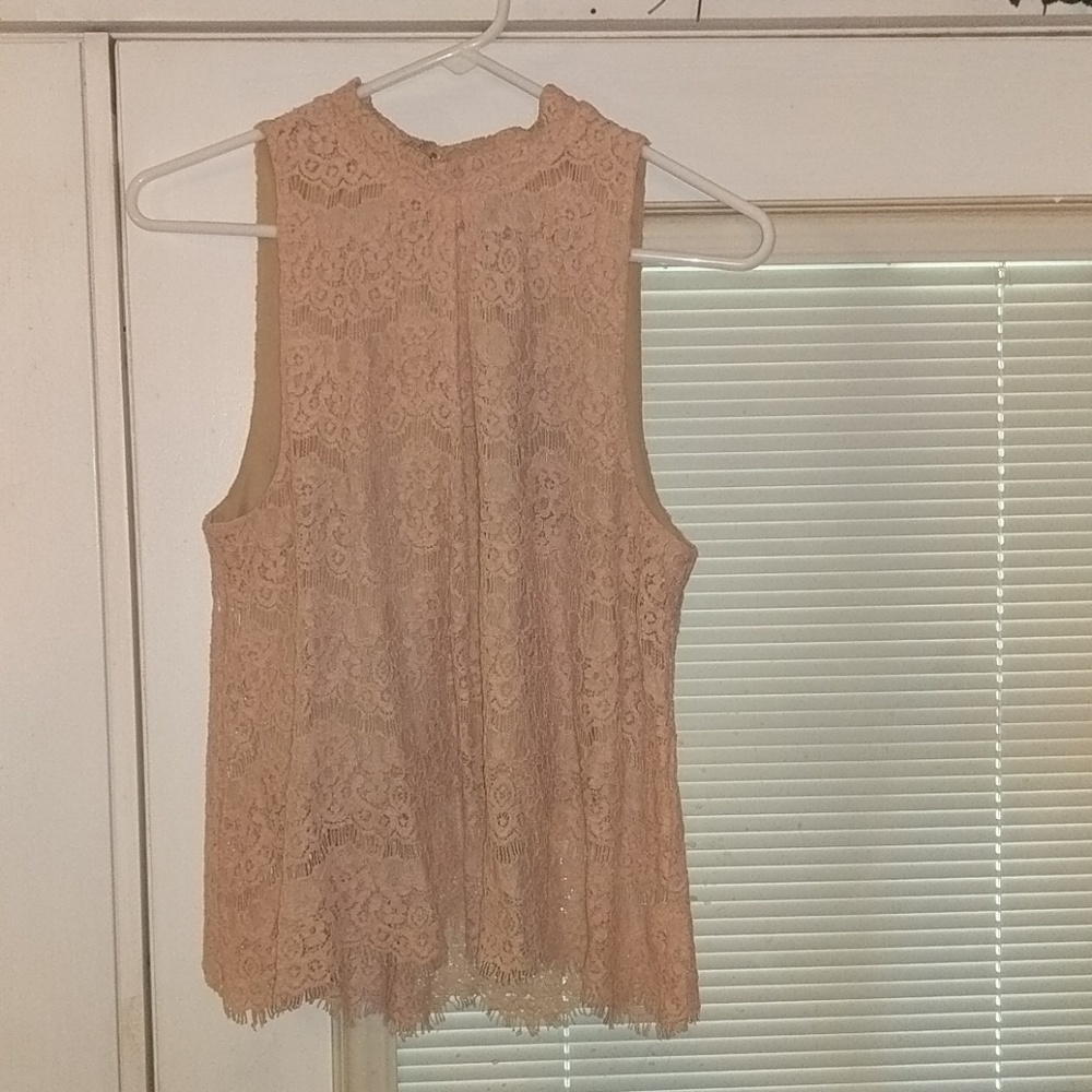 Size M lace top